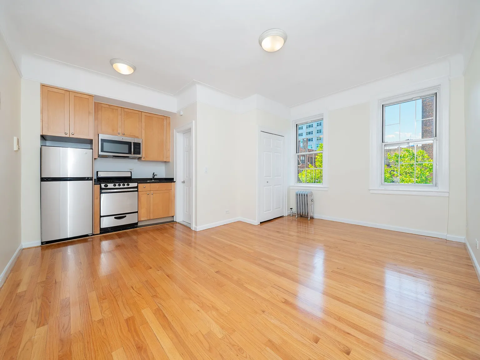 117 West 13th Street — Photo 2