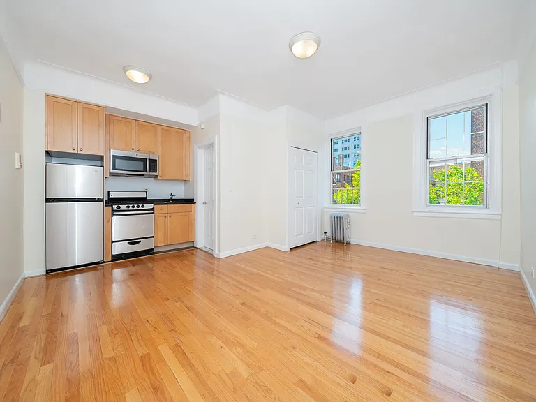 117 W 13th St #67 — Photo 3