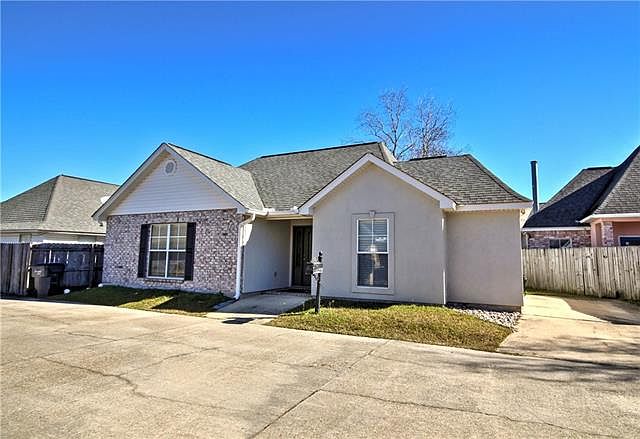 1st image of 72 Hollycrest Blvd
