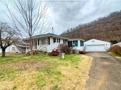 115 E Reynolds Ave, Belle, WV, 25015