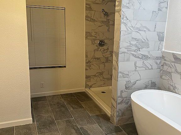 4th image of 3212 Nandina Dr