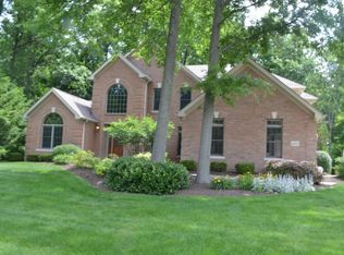 8905 Filiz Ln, Powell, OH 43065