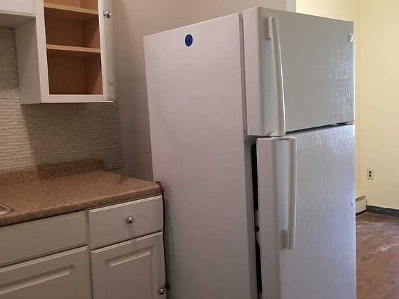 5th image of 371 Marion St APT 3L