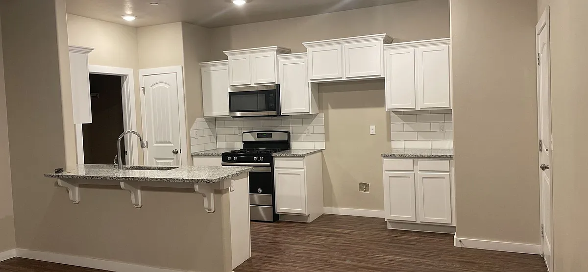 Building Photo - 5212 Oakwood Villa Ct