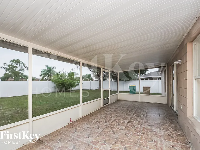 1307 Dover Dr — Photo 7