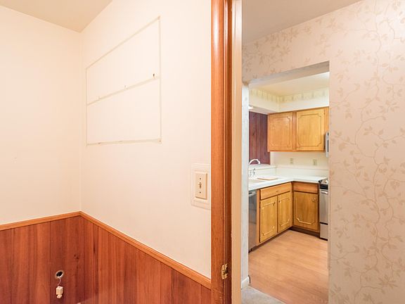 Use for pantry or laundry