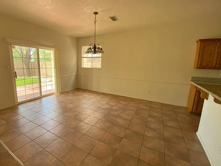 7432 Peregrine Rd NE — Photo 4