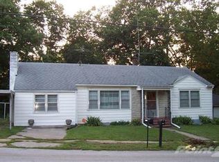 103 N 6th Ave, Ozark, MO 65721
