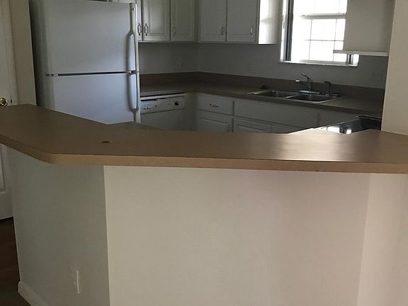 4th image of 314 SW Wilshire Dr