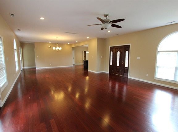 5th image of 8266 Kingston Dr