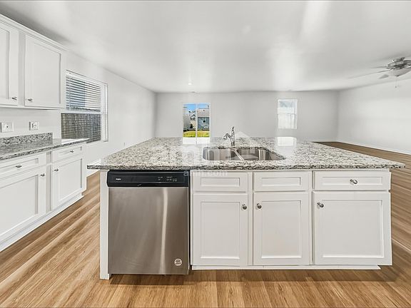 3rd image of 6038 Mason Tucker Dr