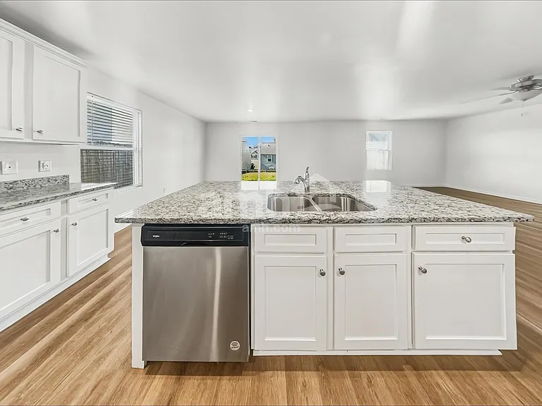 6038 Mason Tucker Dr — Photo 3