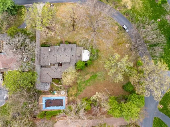 58 Frontenac Estates Dr, Saint Louis, MO 63131