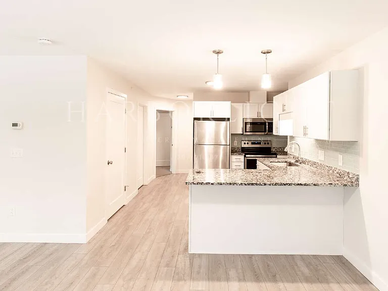 37 Mill Commons Dr #227 — Photo 5