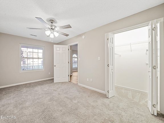 3rd image of 10138 Bellflower Way