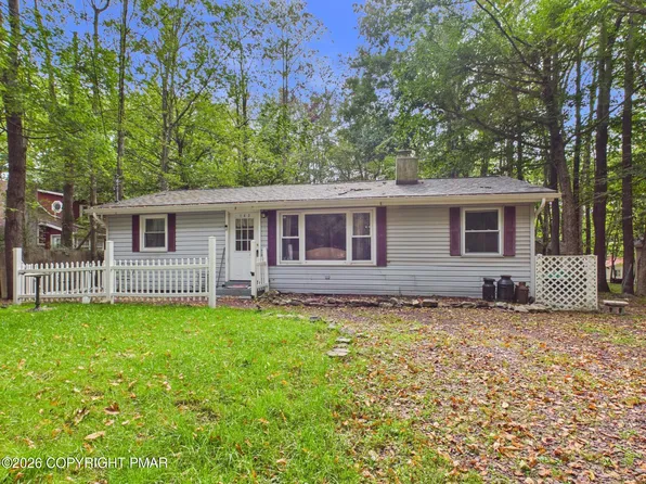 142 Chippewa Dr, Pocono Lake, PA 18347