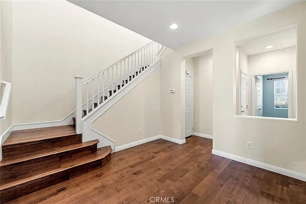 5 bed, 2752 sqft, $5,000 — Photo 4