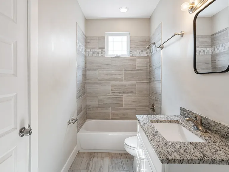 1514B Straightway Ave — Photo 8