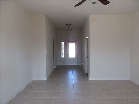 5th image of 1812 Persimmon Dr