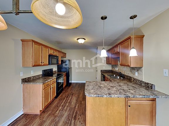 4th image of 304 Sarava Ln