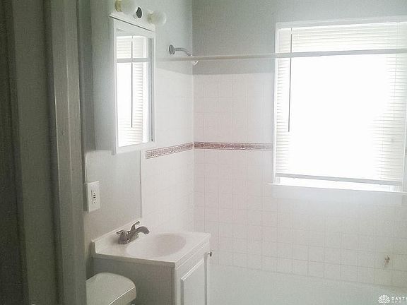 4th image of 3736 W 2nd St