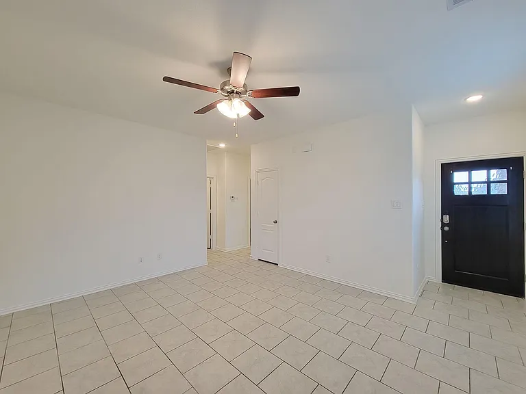 31351 Horseshoe Meadow Bend Ln — Photo 4
