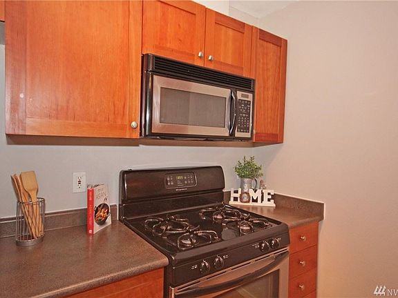 3rd image of 13349 Ambaum Blvd SW Unit 13351