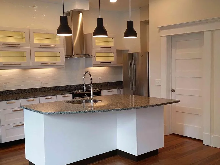 Cook's Kitchen - Loads of Storage