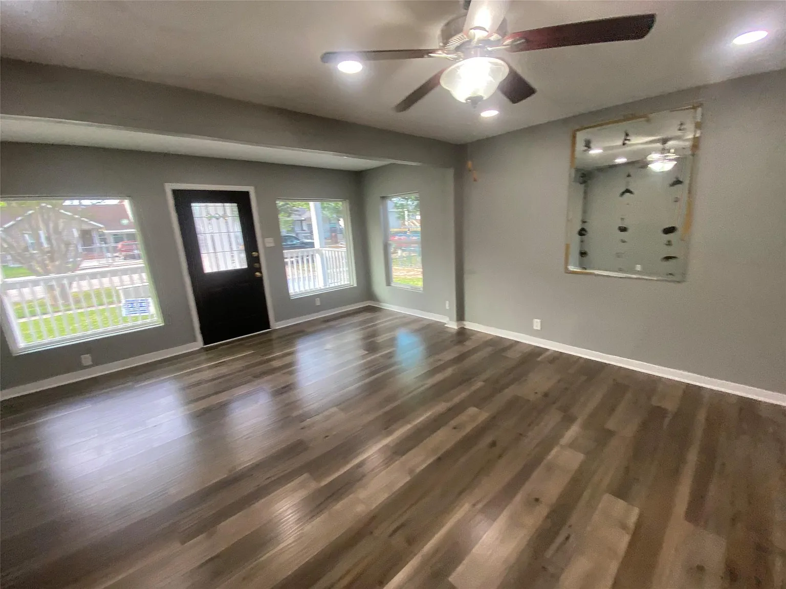 4 bed, 2.0 bath, 1769 sqft, $1,995 — Photo 3