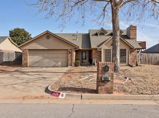 9929 Sudbury Rd, Yukon, OK 73099