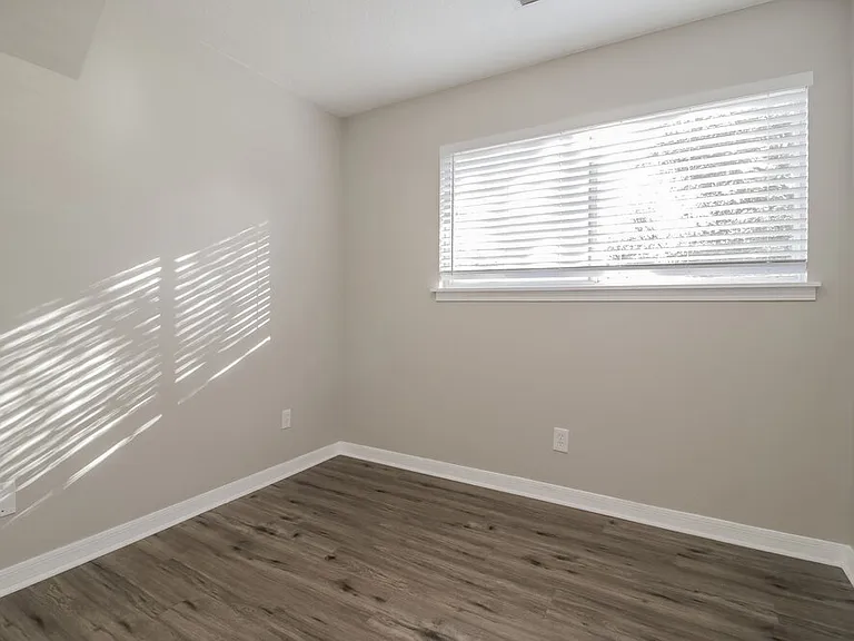 20411 Marlin St — Photo 12