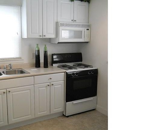 5th image of 5916 Victoria Ave