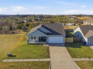 2525 Paige Ln, Junction City, KS 66441