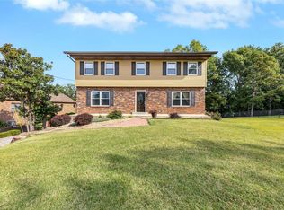 3135 Yaeger Rd, Saint Louis, MO 63129