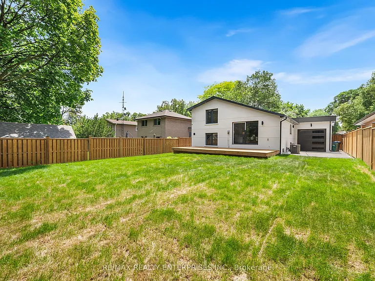 1495 Thetford Ct — Photo 37