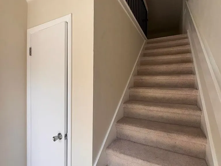 36 Oxford Ln — Photo 20