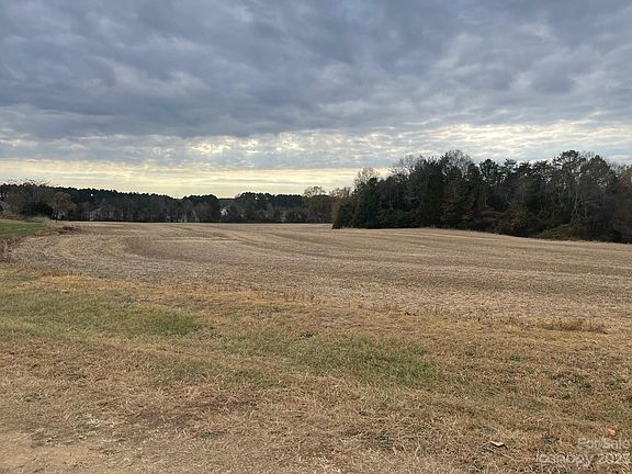 2nd image of 2423 Jim Johnson Rd