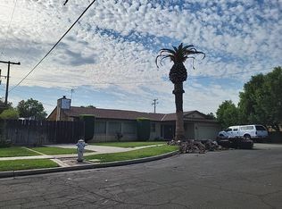 5693 N Raisina Ave, Fresno, CA 93710
