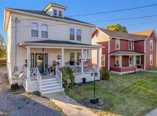 17 & 19 N Main St, Petersburg, WV 26847