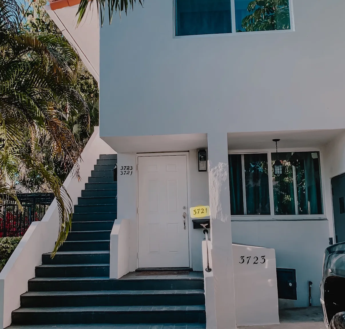 2 bed, 700 sqft, $2,200 — Photo 1