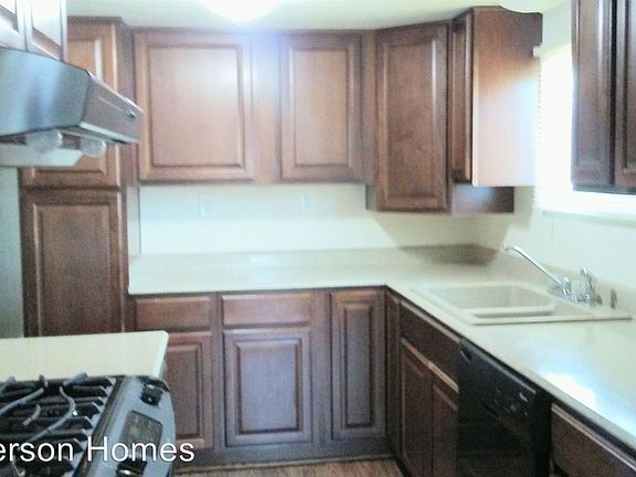 2nd image of 954 Henderson Ave Spc 48