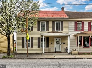 13 Lincoln Way E, New Oxford, PA 17350