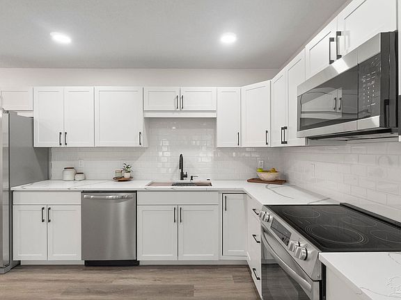 3rd image of 232 Edison Dr