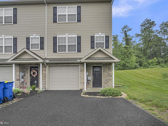2nd image of 771 Gregs Dr