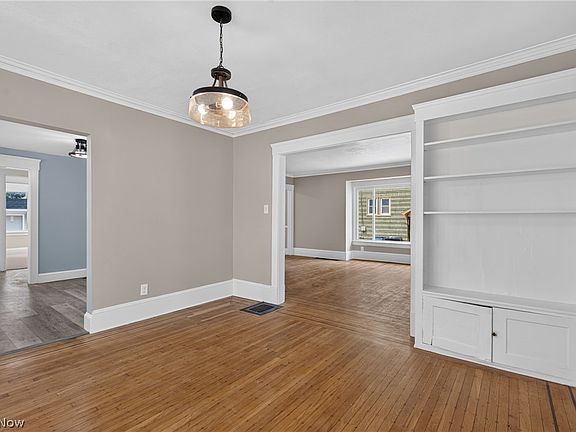 5th image of 18104 Windward Rd
