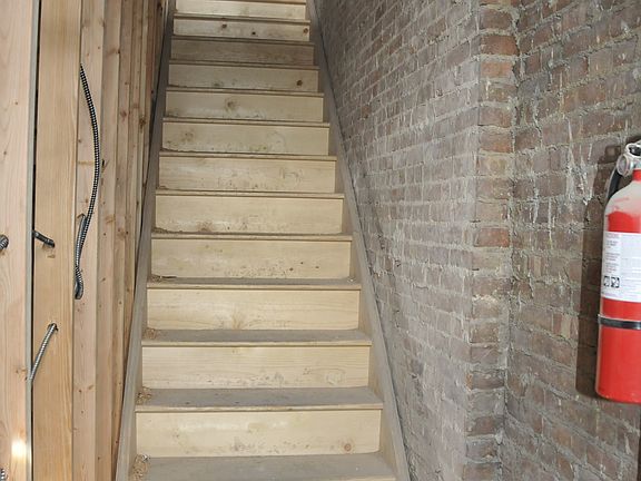 4th image of 123 Halsey St #3