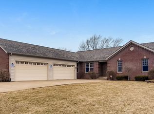 111 Apple Ave, Lemont, IL 60439