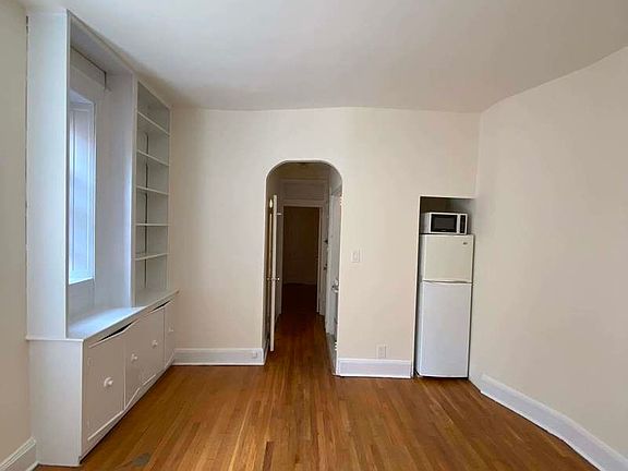 4th image of 5 E 67th St #4RC