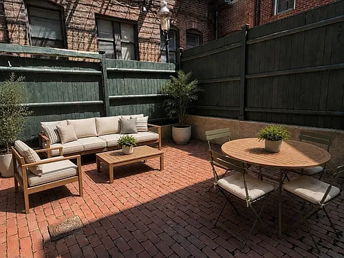 28 Phillips St #M Photo 1