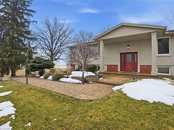 3rd image of 9389 Chippewa Rd W